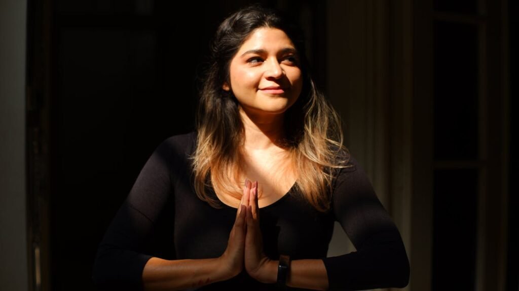 Na imagem, mulher com saúde mental estável