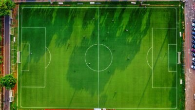 como o tipo de gramado influencia a estratégia de troca de lado no intervalo